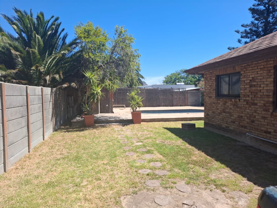 4 Bedroom Property for Sale in Gordons Bay Central Western Cape